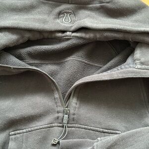 Black Lululemon Scuba
